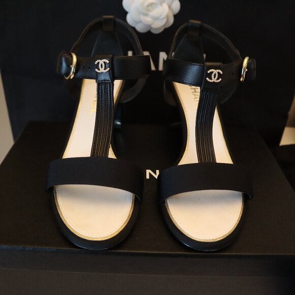 Chanel 23C Black Sandals T-Strap Pearl CC Leather Grosgrain Block Heel Size 8.5 - Picture 1 of 15